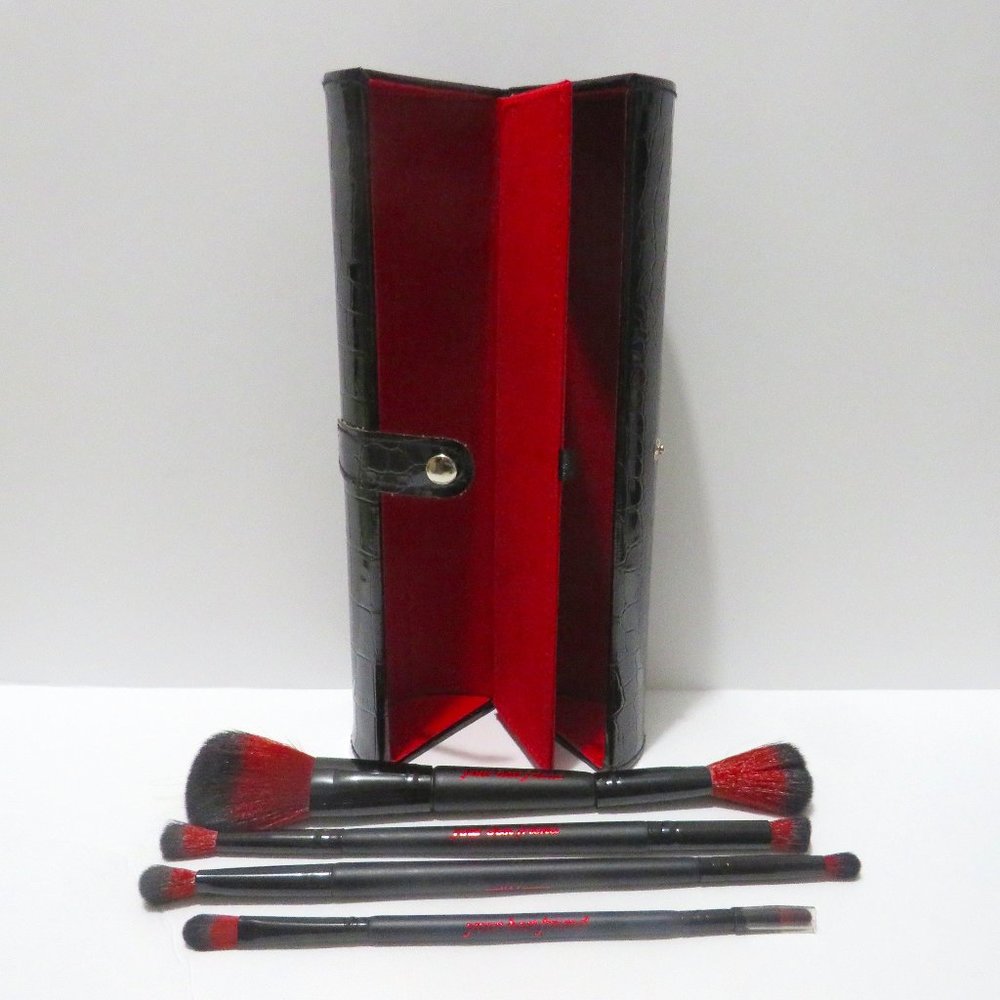 YOUR BEST FRIEND MAKEUP BRUSH 4 PC SET WITH CASE